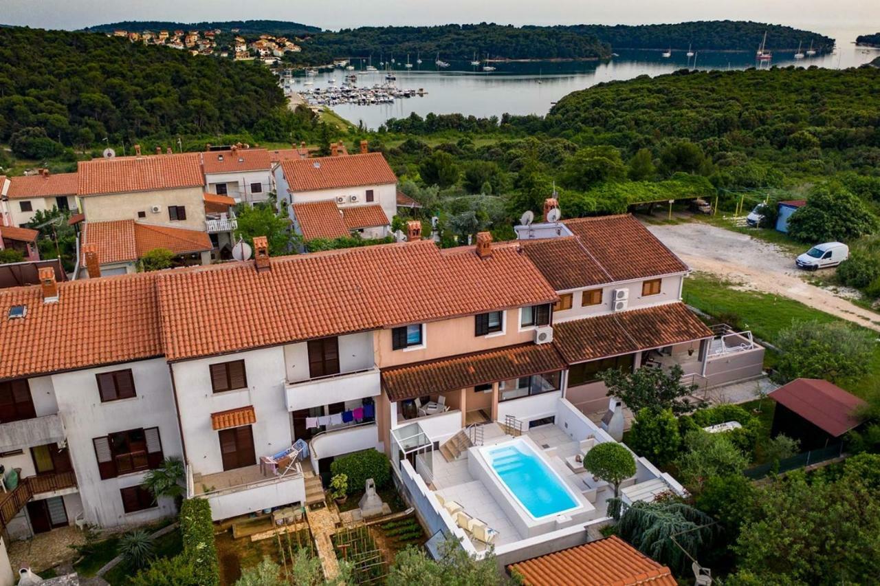 Cave Romane Apartment With Private Pool And Sea View Vinkuran Exterior photo