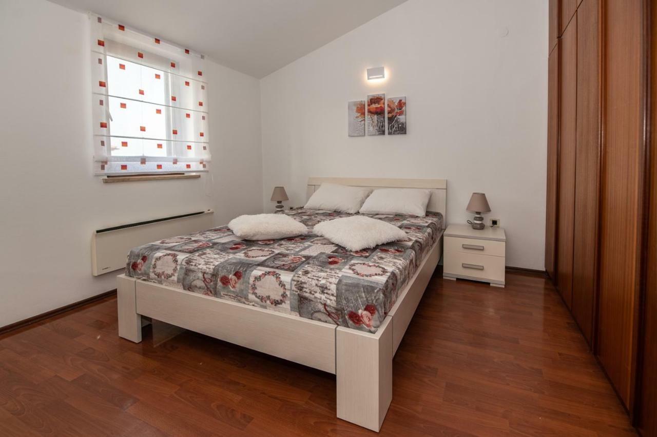 Cave Romane Apartment With Private Pool And Sea View Vinkuran Exterior photo