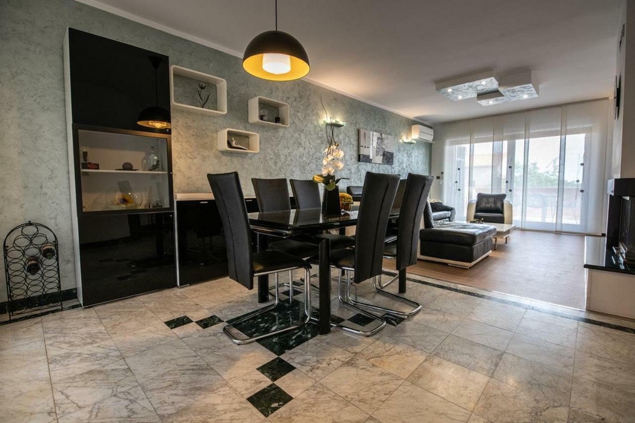 Cave Romane Apartment With Private Pool And Sea View Vinkuran Exterior photo